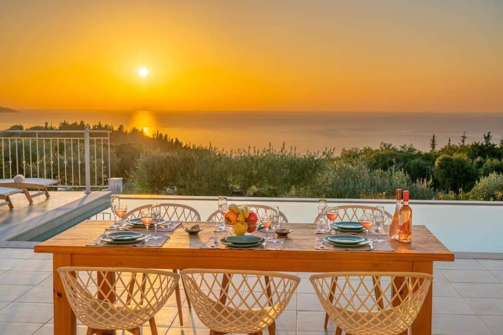 Βίλα Fiscardo Luxury Stone Suzana ,with Sunset View! *